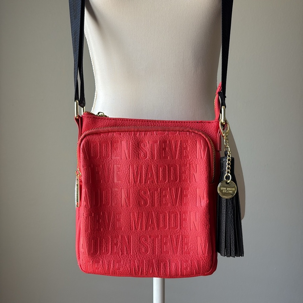Steve Madden | Dark Pink Crossbody Bag